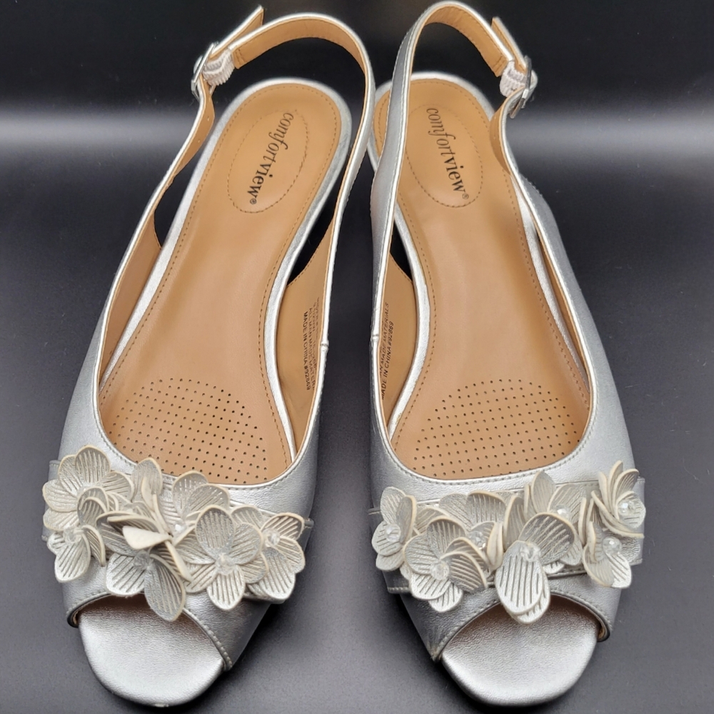 Comfortview The Rider Slingback Sandals Silver Womens 9.5WW Floral Embellishment - Picture 5 of 11